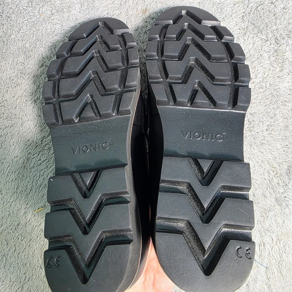 Vionic Cheryl II Penny Loafer Black Leather Lug Sole Womens 7‎ NEW